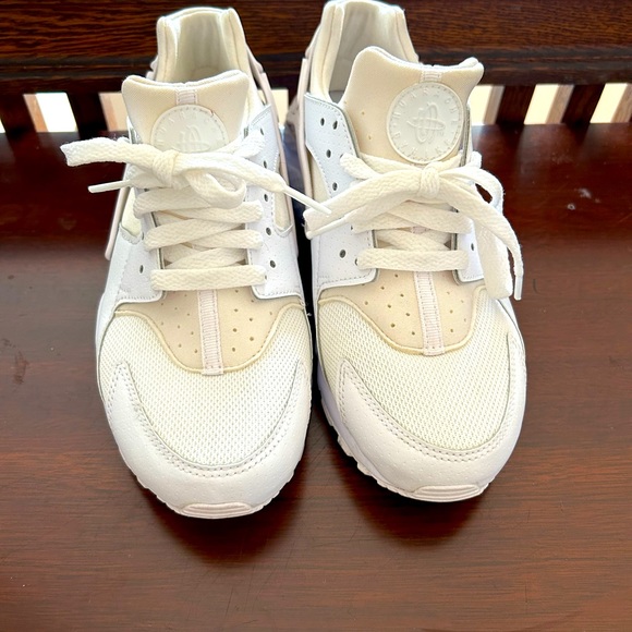 Nike Huarache sneaker - Picture 1 of 6